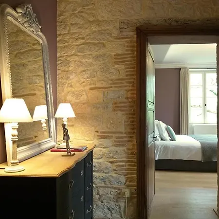 Les Hauts De Saulies Gæstehus *